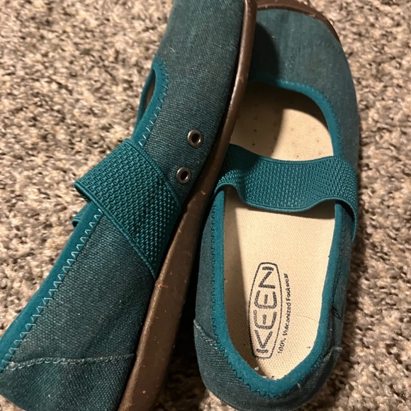Keen - Picture 2 of 4
